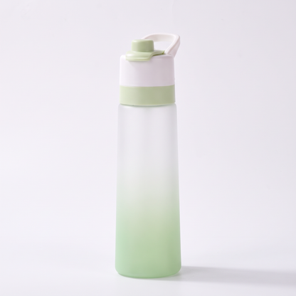 Botella con pulverizador 2 en 1: refréscate mientras entrenas