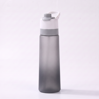 Botella con pulverizador 2 en 1: refréscate mientras entrenas