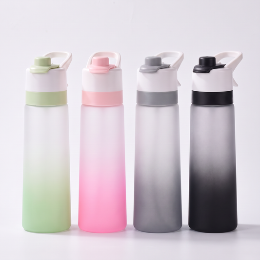 Botella con pulverizador 2 en 1: refréscate mientras entrenas
